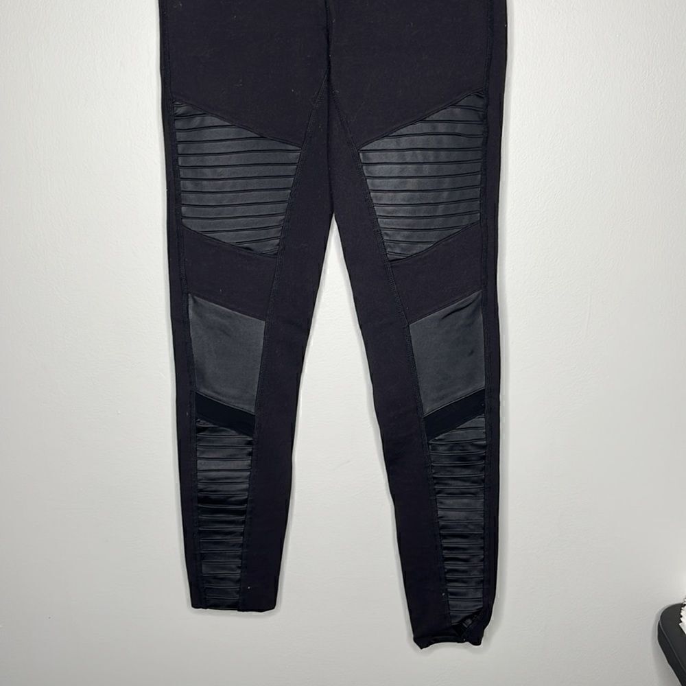 Alo Women’s Size Small Black Leggings - Picture 4 of 4